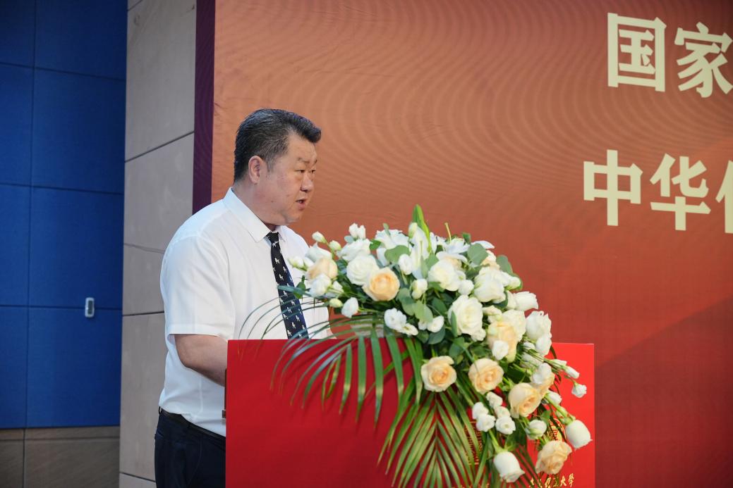 图2 304永利集团党委副书记、院长孙波主持讲话,例1
